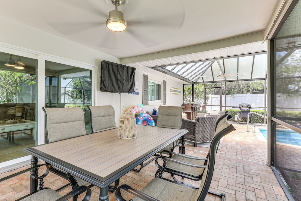 1 Mi to Vanderbilt Beach! Family Home on 500 Block