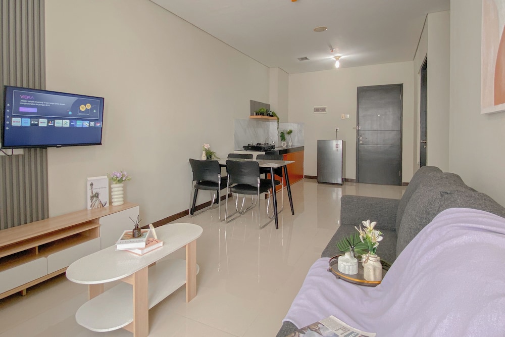 Well Designed 2Br At Nifarro Park Apartment