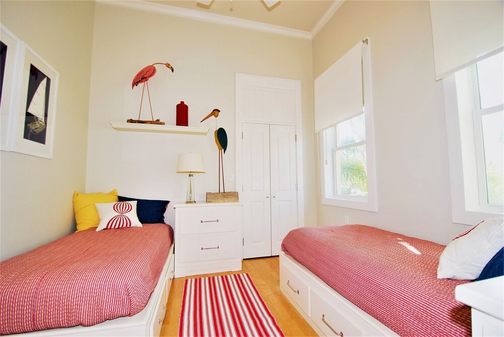 Sea Hawk - Private Beach House With Pool & Hot Tub 4 Bedroom Home by RedAwning view 3