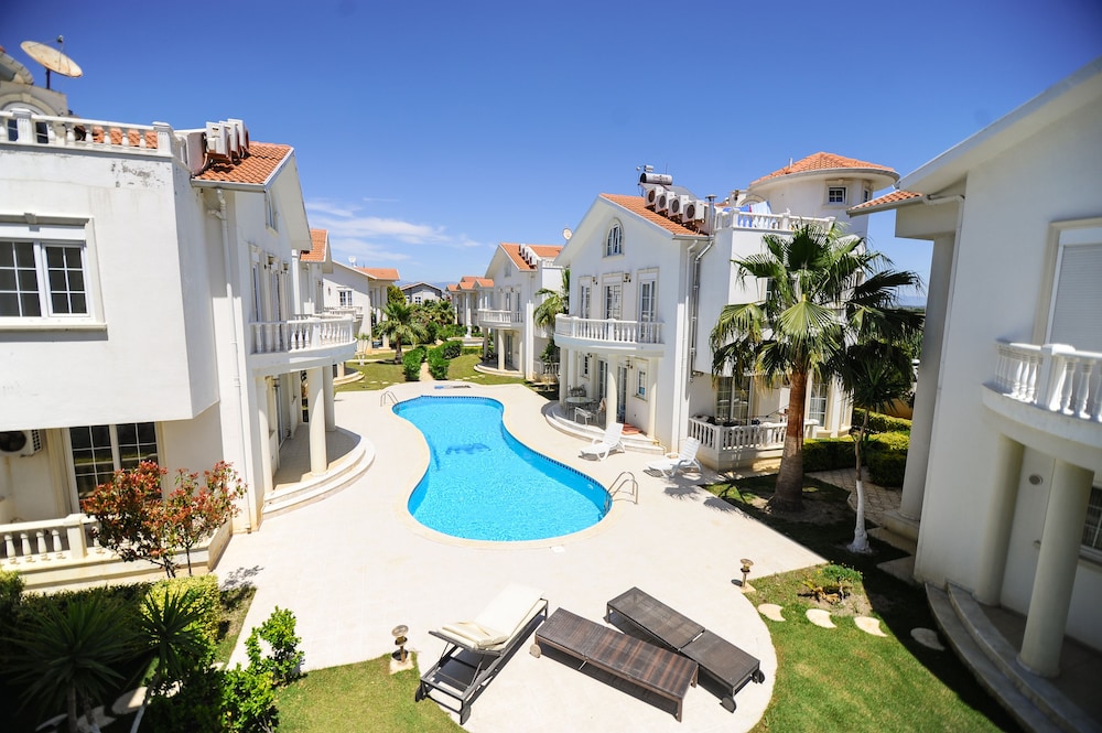 King Penelope Villas