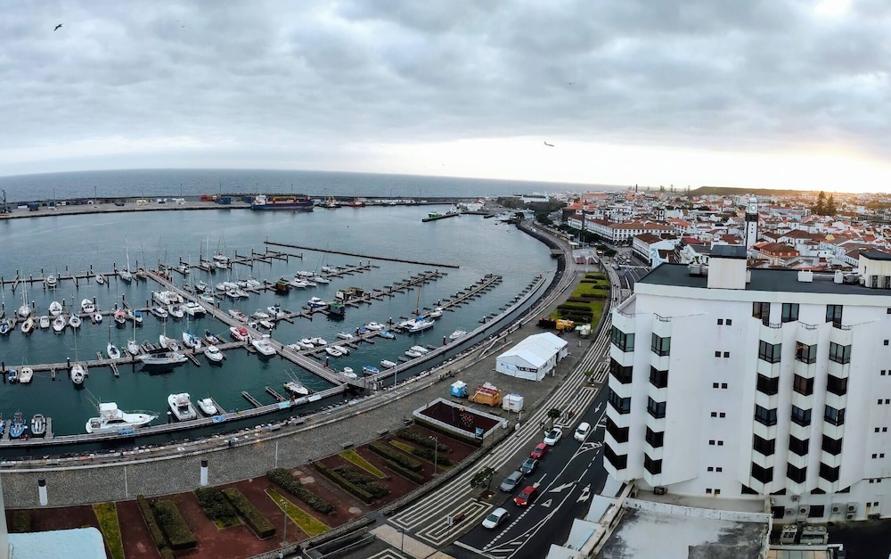 Cozy Vacation Rental in Ponta Delgada - Ideal for Relaxing Getaways