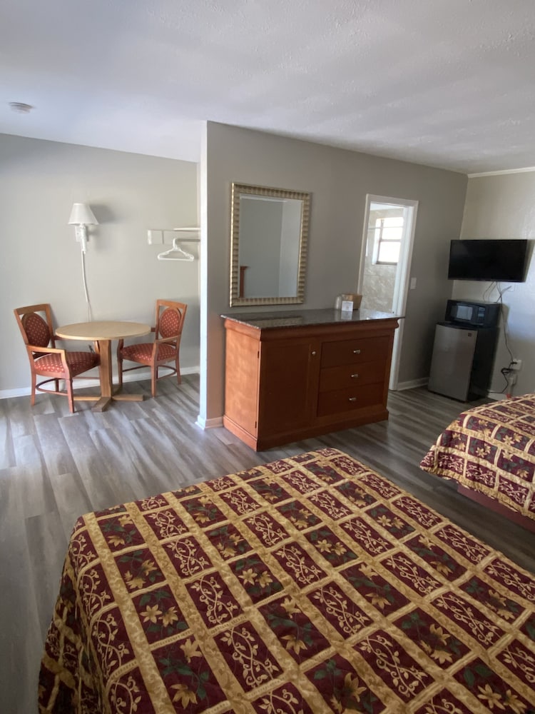 Oak Tree Inn - Property Image 21