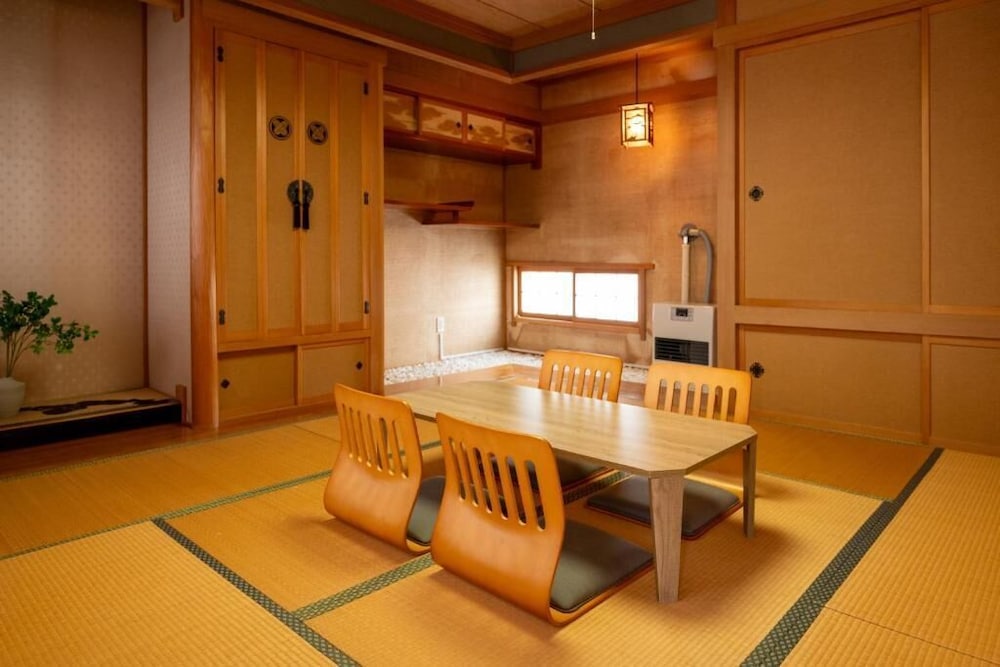 Nakamachi House
