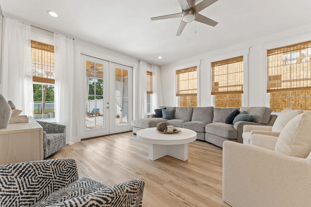 Chic Shack by Avantstay Private Pool Walk to Beach Sleeps 20