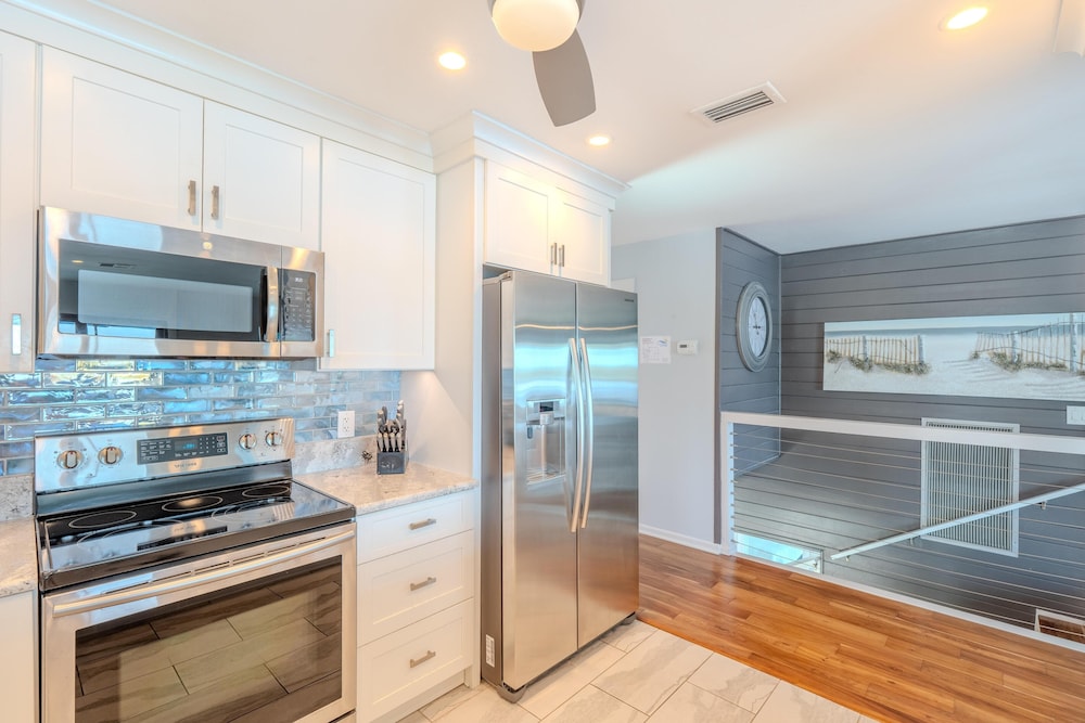 Club 205 At Bayview
