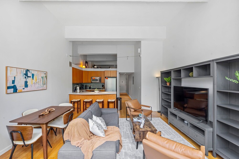 Barrow by Rove Travel 1BR Loft w Shared Roof