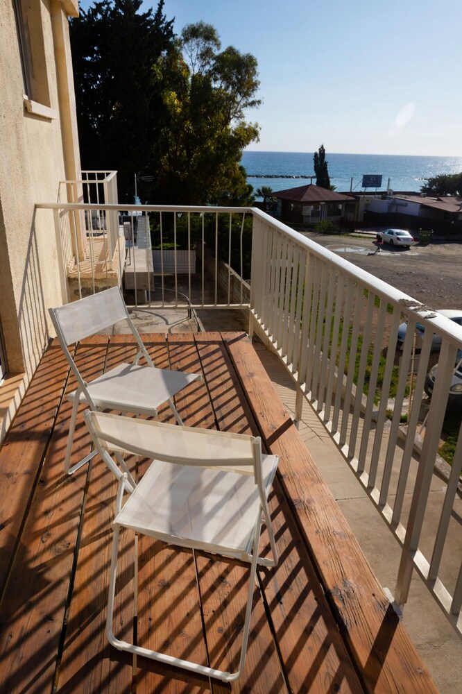 Athenaeum Beach Studio