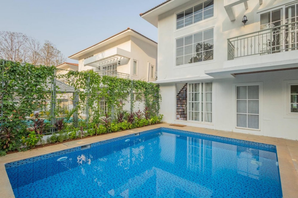 5bhk With Pool 1 5 km From Thalassa Casa Amour