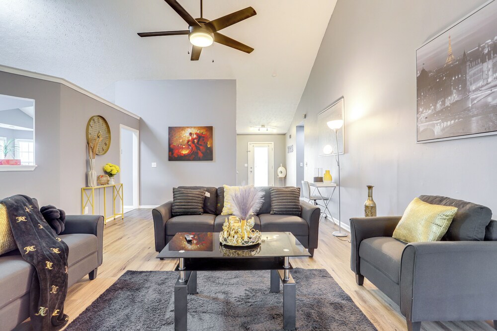 Close to Shopping: Pet-friendly Lawrenceville Home