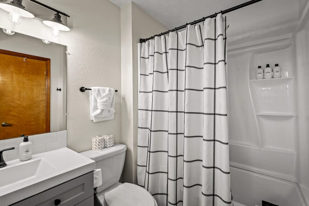 Sleeps 6 Indoor Pool 10 Mins to Dollywood