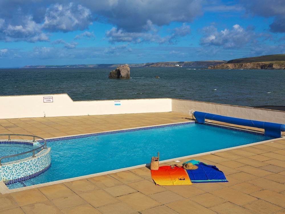 12 Thurlestone Rock