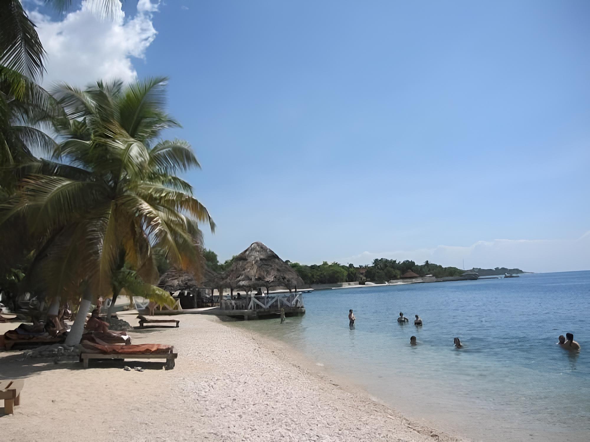 Ouanga Bay Beach Hotel