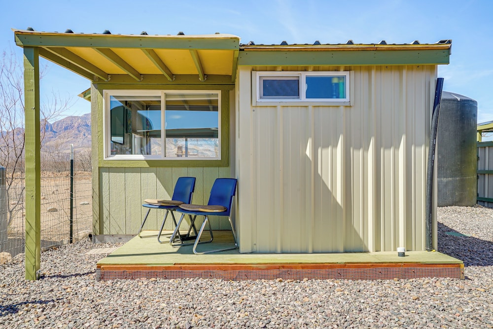 Tiny Home Studio: New Mexico Nature Retreat!