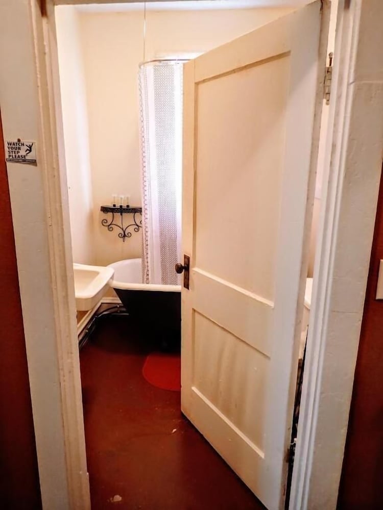 Historic Whiting Hotel Suites - Property Image 60