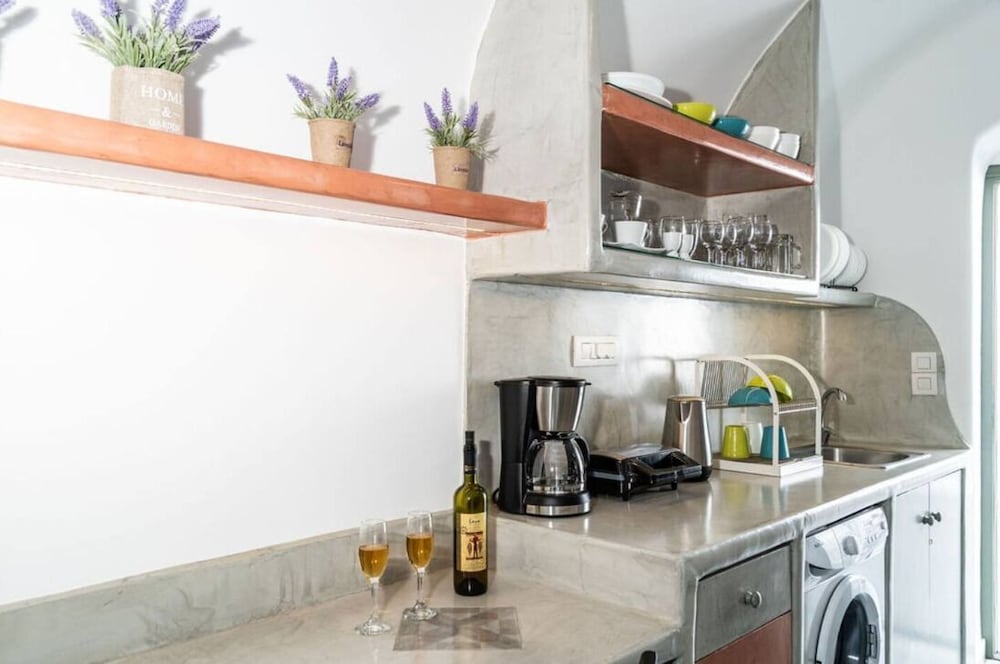 Astrea Suites Feggaropetra Cave House