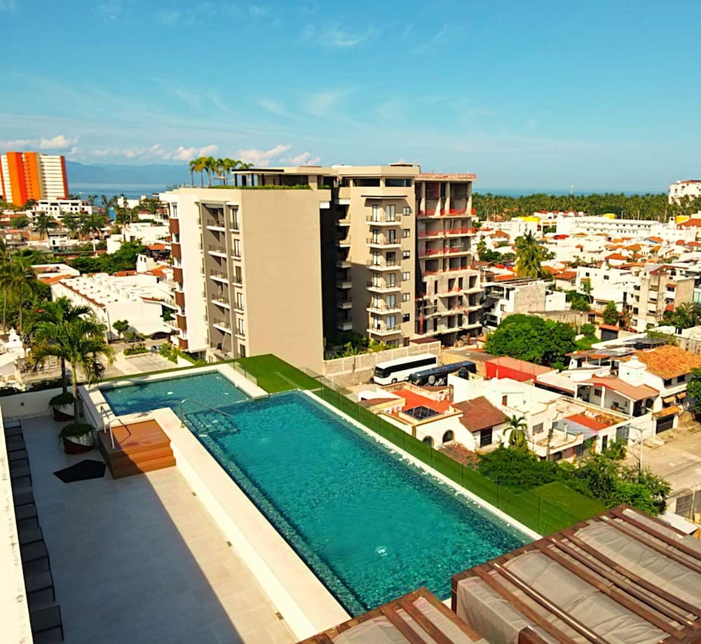 A Amenities Location Sleeps 6