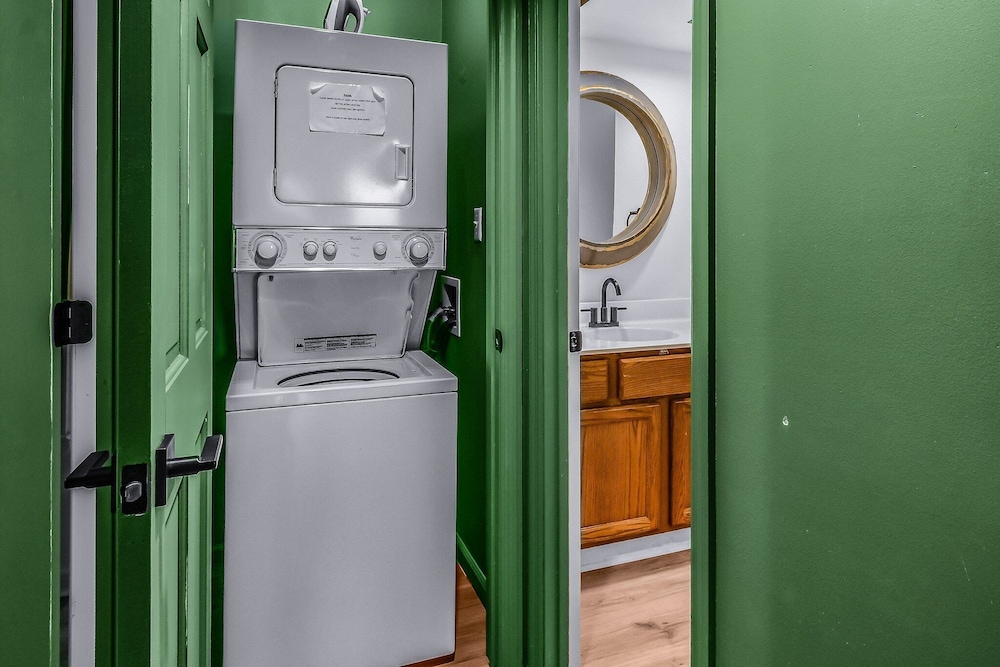 Smoky Mountain Bliss 2 Bedroom Cabin