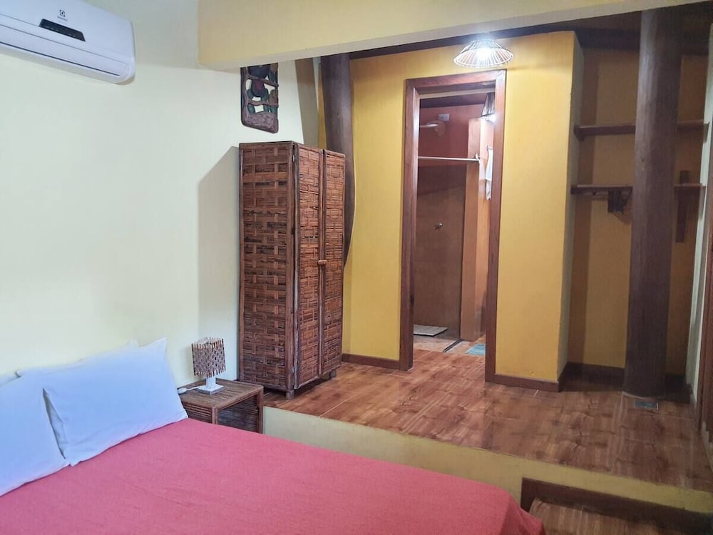 Casa de Temporada Felicidade, 38 Hóspedes, 2 Piscinas, 9 Suítes e 2 Churrasqueiras em Itacaré Bahia