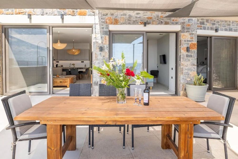 Eros Villa Crete