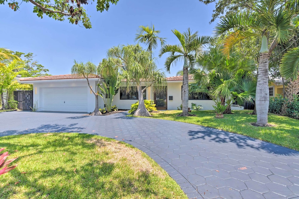 Luxe Wilton Manors Home w/ Private Boat Dock view 5