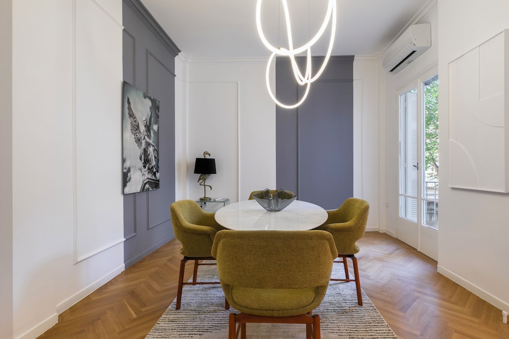 Elysia - 2-Br Apt & Balcony in Athens