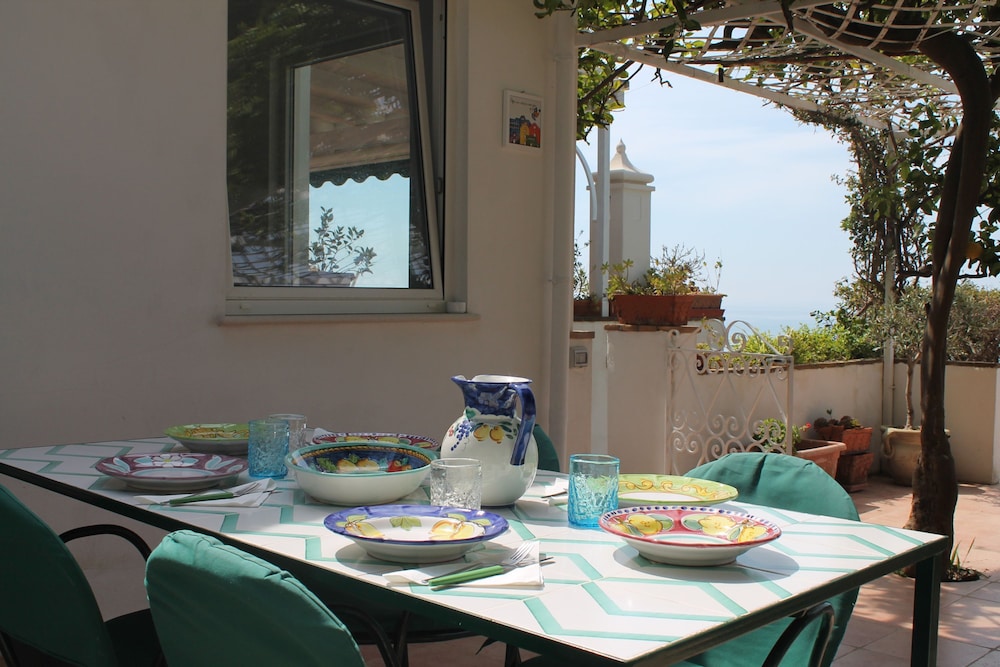 Casa Nostra - It Speaks of Love Family and the sea photo 5