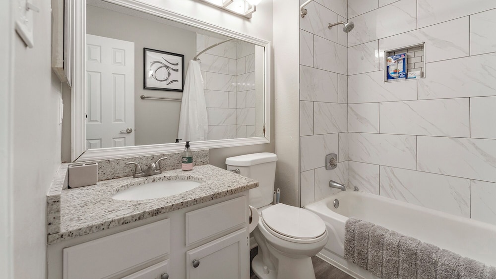 Landing Furnished Apartments - Orange Beach