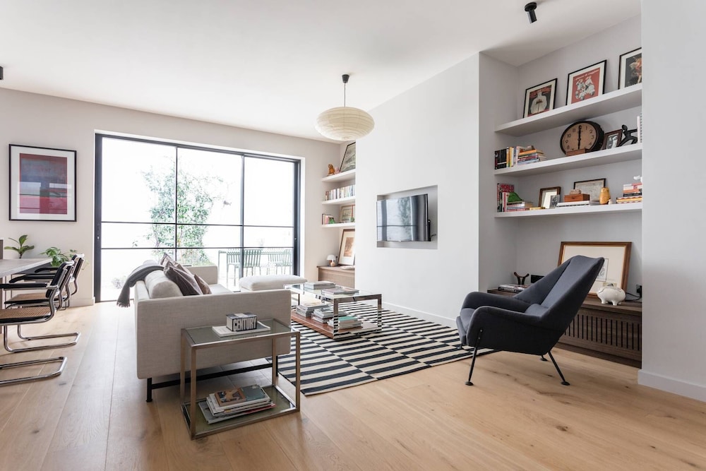 Redcliffe Square XII by Onefinestay