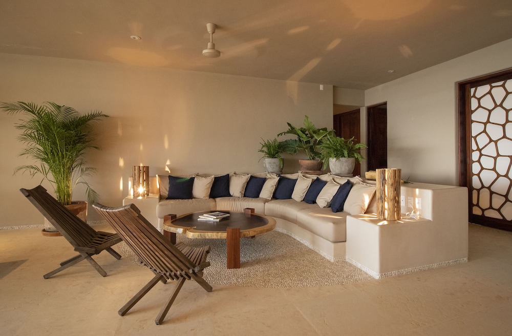 Punta Majahua Condos