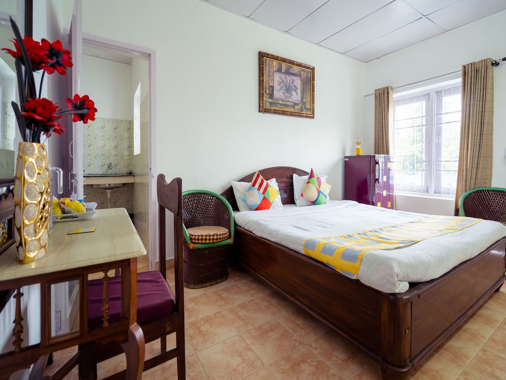 OYO 14133 Home Oak Cottage 1BHK Kempty Road