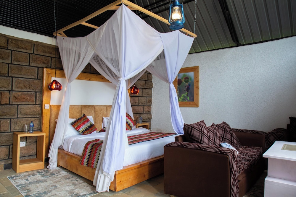 Saba House & Lodges