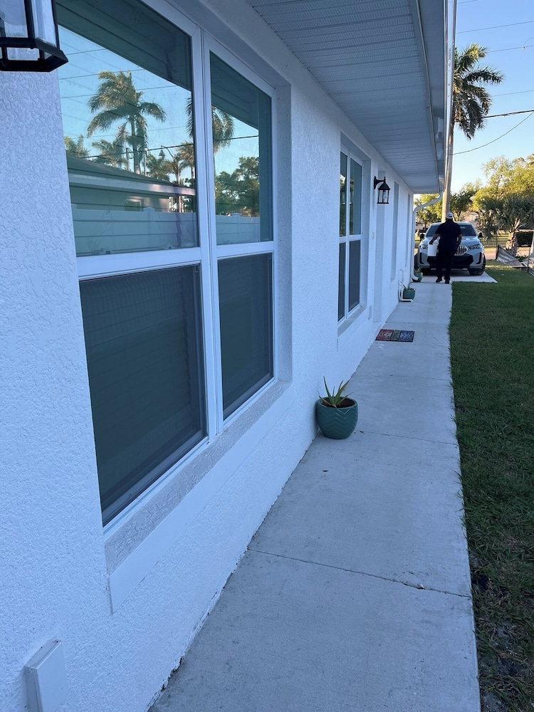 Cozy Fort Myers Extended Stay
