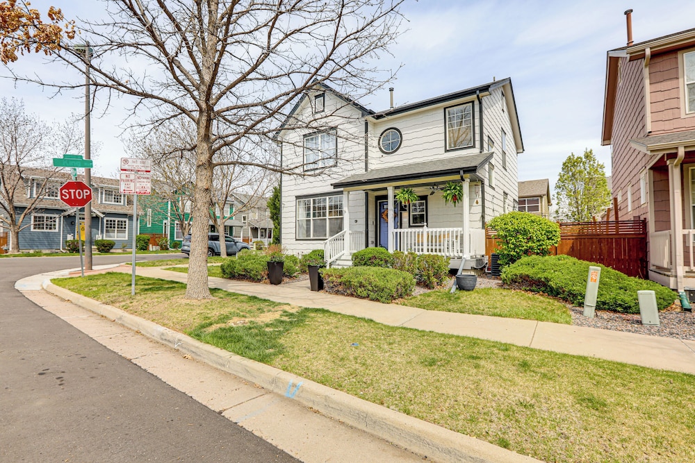 Walk to Empower Field & Sloan Lake: Charming Apt!