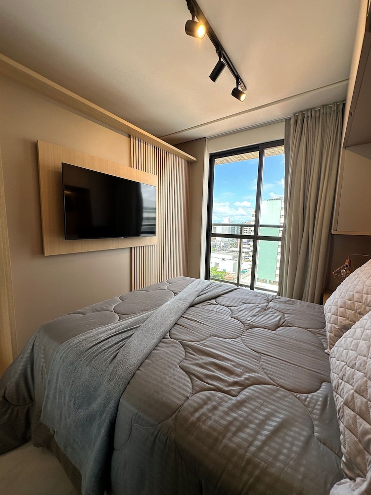 Compact Flat Tambau