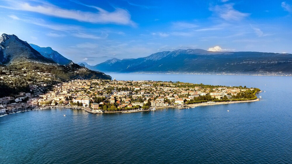 Room-your Holidays on Lake Garda at Comp