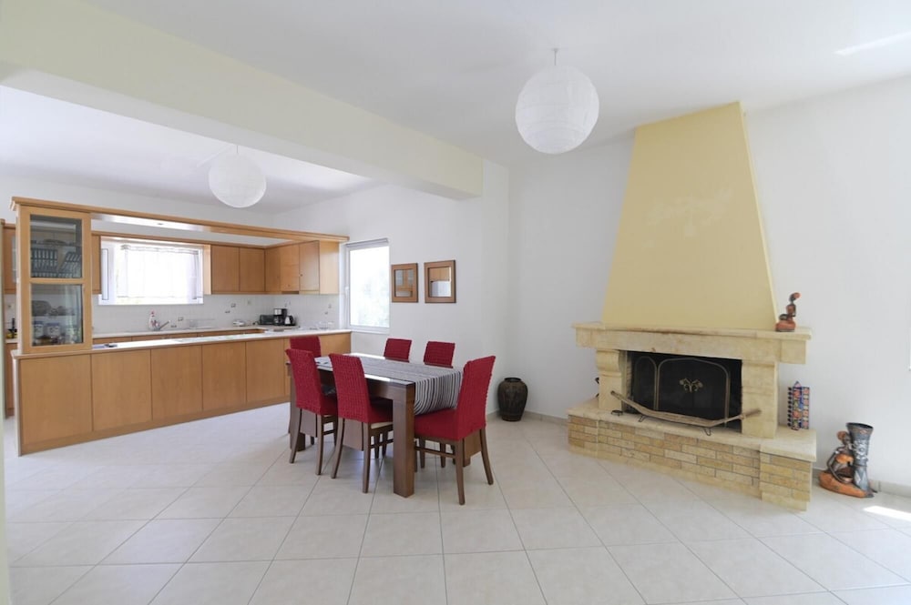 Soko Guest House in Astratigos view 4
