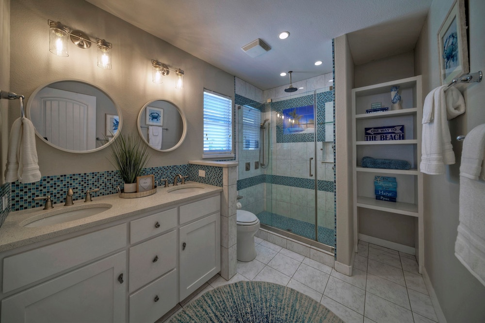 Seahorse Cove by Avantstay Pool Access by Beach