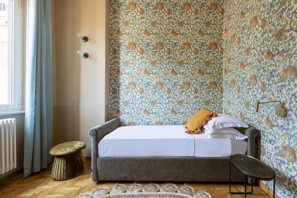 ROMAC - Condotti with terrace