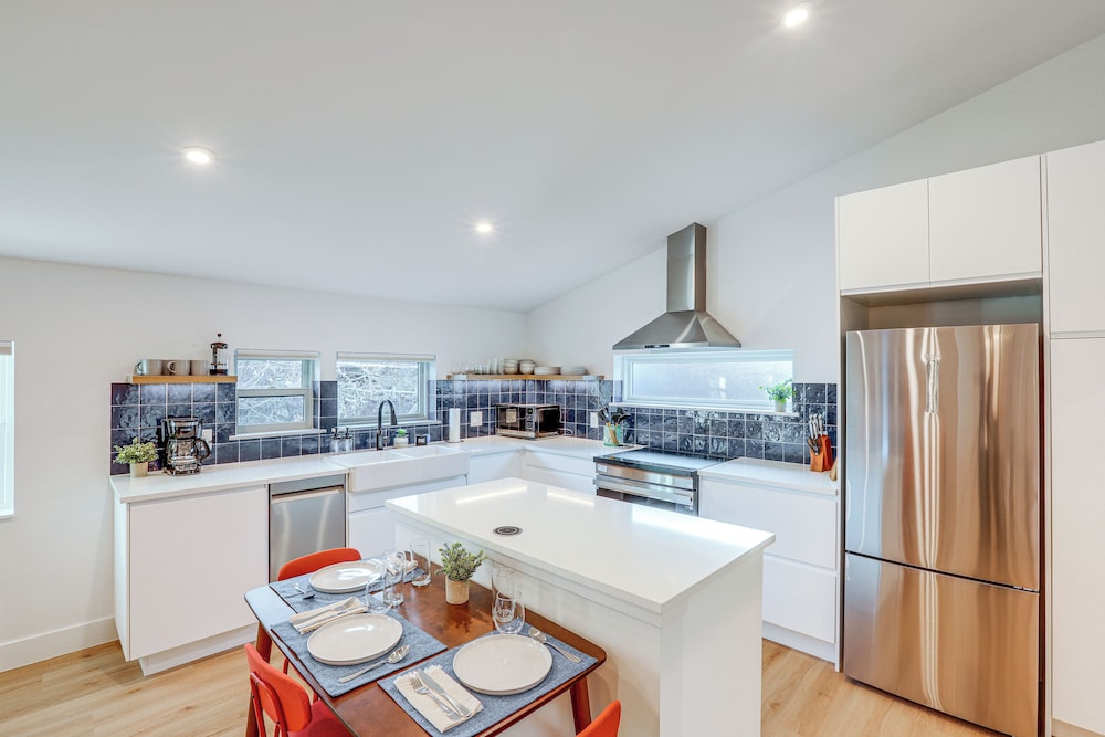 < 1 Block to City Park: New-build Apt in Denver!