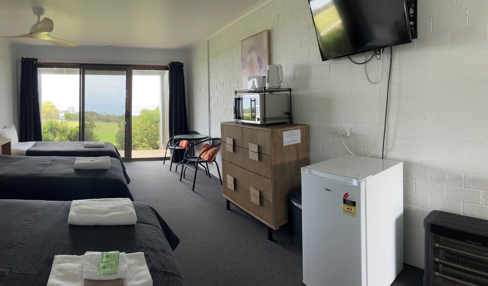 61 OCEAN ROAD MOTEL