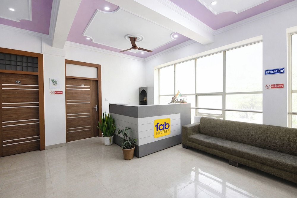 Fabhotel Divine