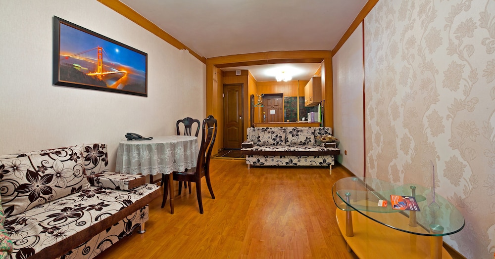 Lessor Apartments