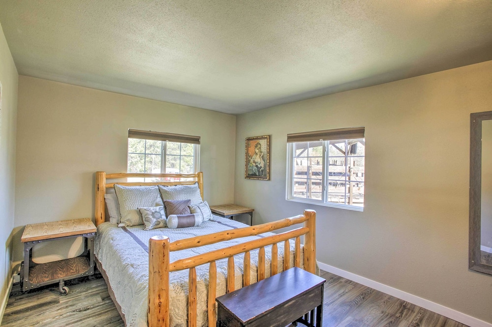 Kingston Sleeper: Unique Stay Near Silver Mountain