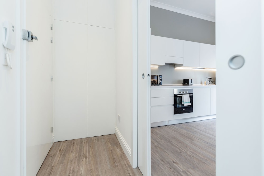 Soho Apartments by BaseToGo