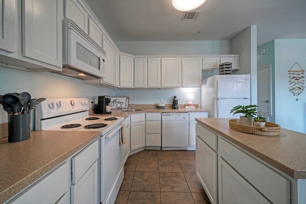 9 Costa Bahia Condos Sleeps 48 + Pool Minutes to the Beach