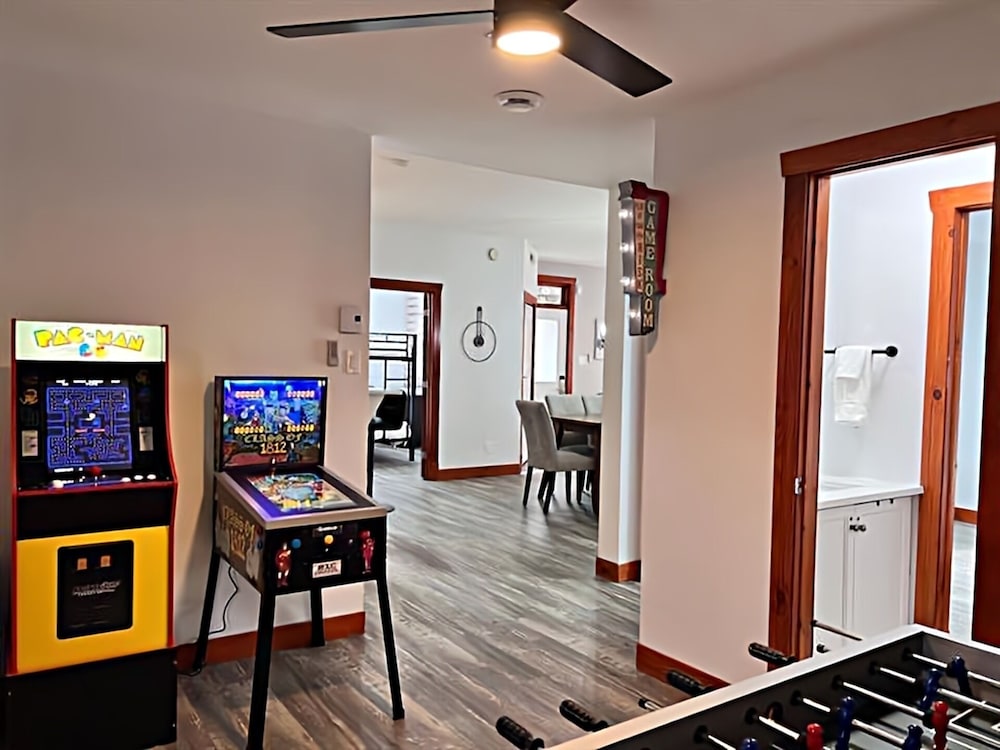 Les Eaux 227-1 by Escapades Tremblant
