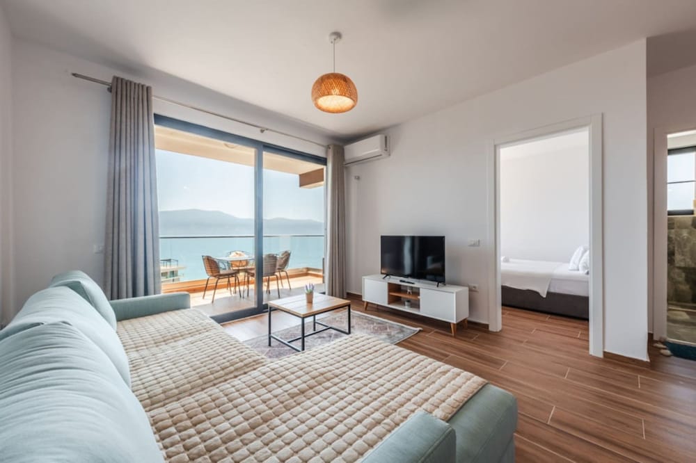 Exclusive Seafront Apartments Apartment 2