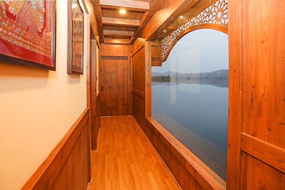 Ekta Houseboat Statue Of Unity Kevadia