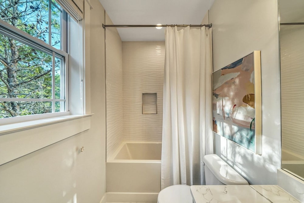 Amour La Mer by Avantstay Rooftop Patio Pool Access Walk to Beach