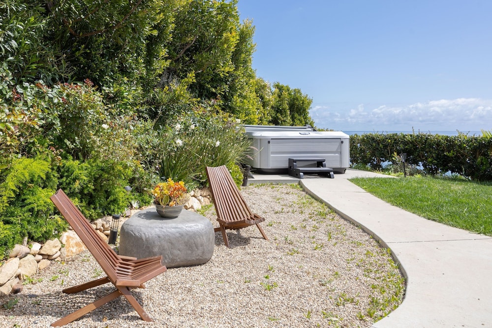 Stardust by Avantstay Views Hot Tub Pool Table